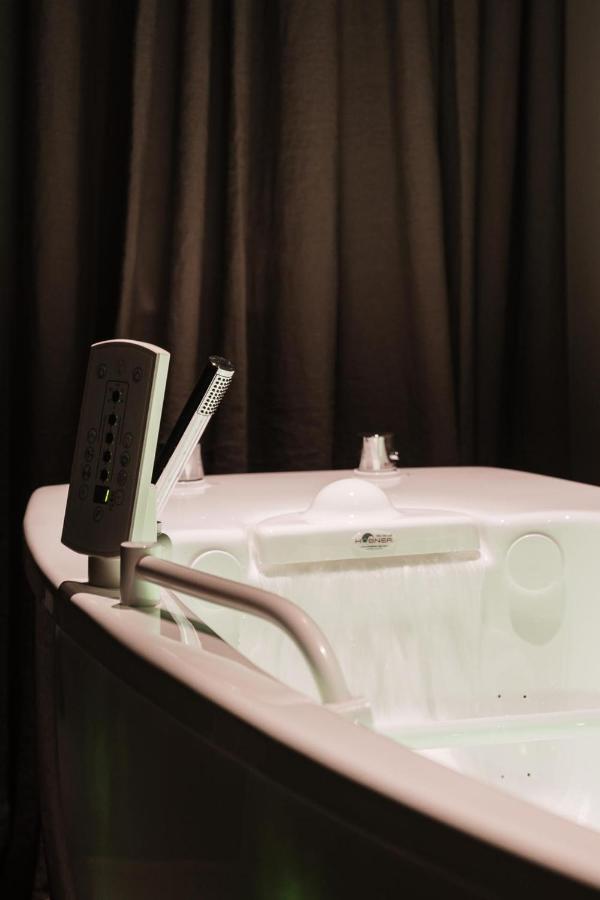 Zelloon Boutique Hotel ツェル・アム・ツィラー エクステリア 写真